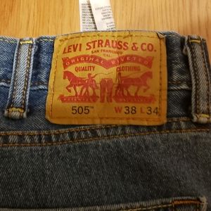 Levis